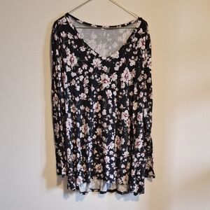 Women’s Black Floral V-Neck Long Sleeve Top